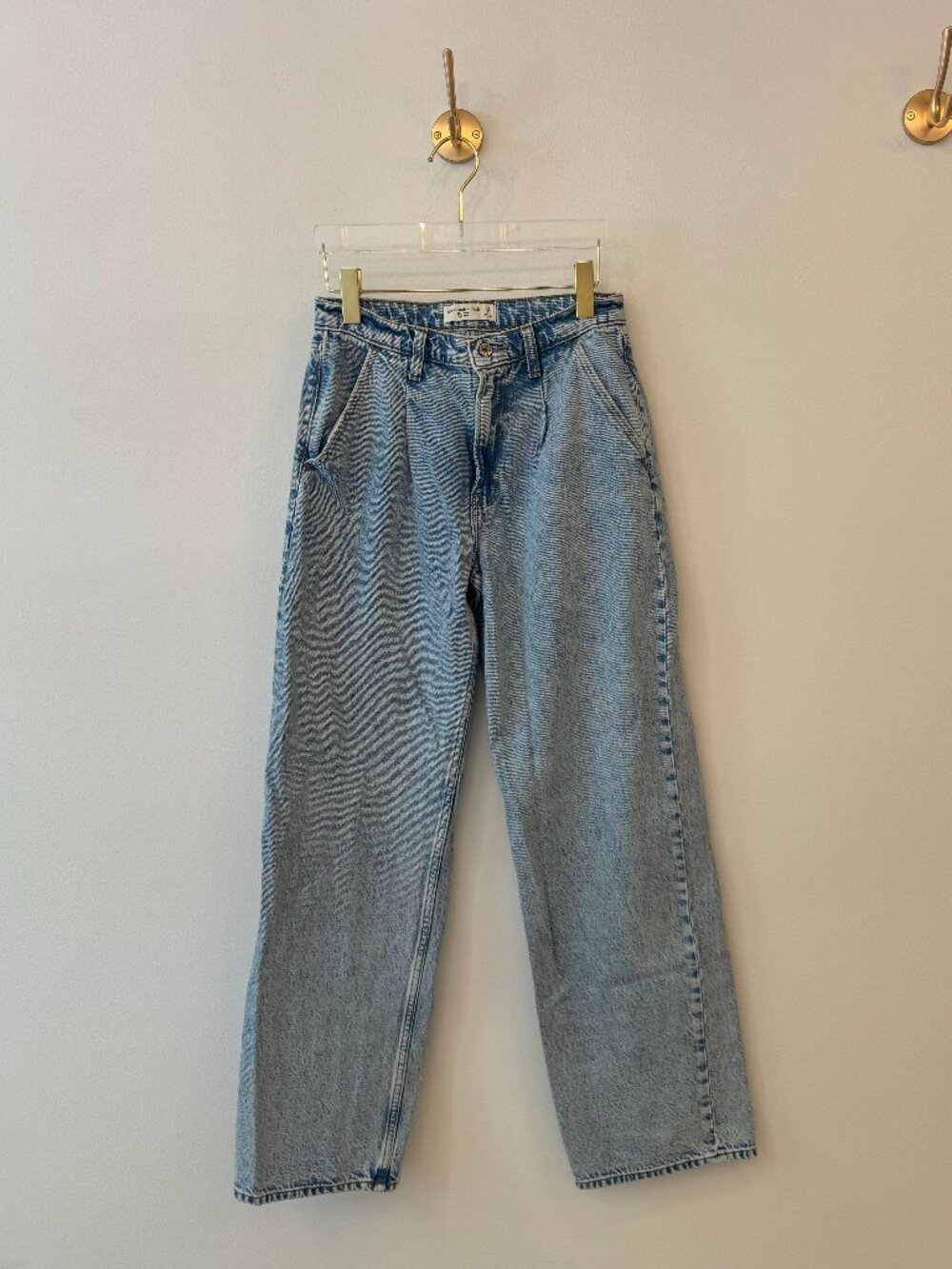 Abercrombie & Fitch The Loose High Rise Jeans - Picture 2 of 5